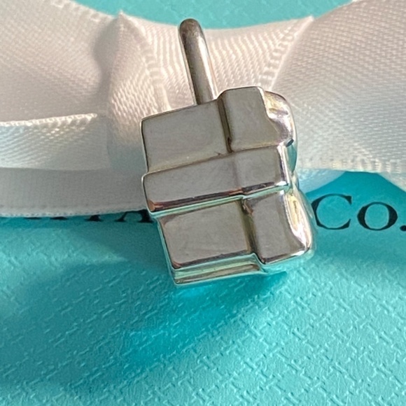 Tiffany & Co Gift Box Lock charm excellent 925 silver box bracelet necklace - Picture 7 of 10